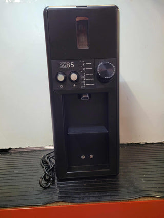 Close up of Eureka SG85 front panel showing a large right dial and two knobs