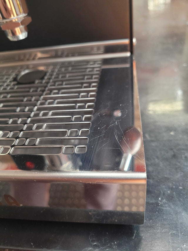 *Local Pickup Only!* Certified Pre- Owned LUCCA Solo (9730)