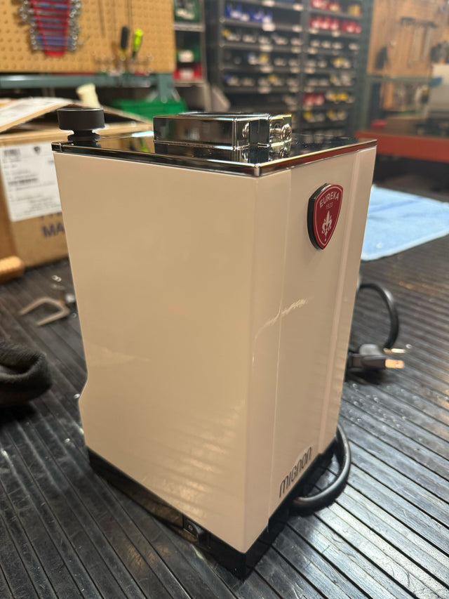 Open Box Eureka Mignon Specialita White (8737)