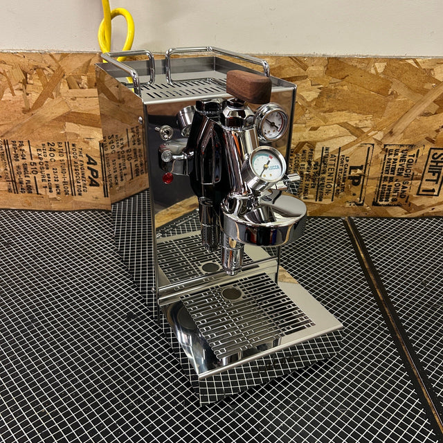 Open Box LUCCA Solo w/ Flow Control (6996)